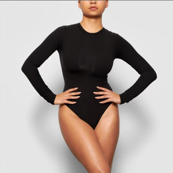 Skims Fits Everybody Long Sleeve Bodysuit - Picture 2 of 8
